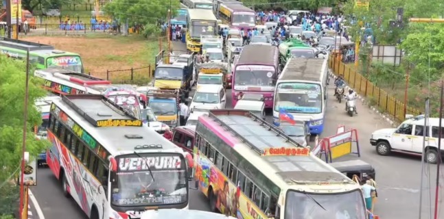 போக்குவரத்து மாற்றத்தால் கடும் நெரிசல்… பொதுமக்கள் அவதி