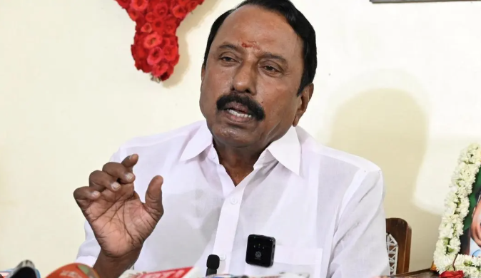 “அதிமுகவை பெரு நிறுவனமாக மாற்றிவிட்டார் பழனிசாமி” - செங்கோட்டையன் கடும் குற்றச்சாட்டு!