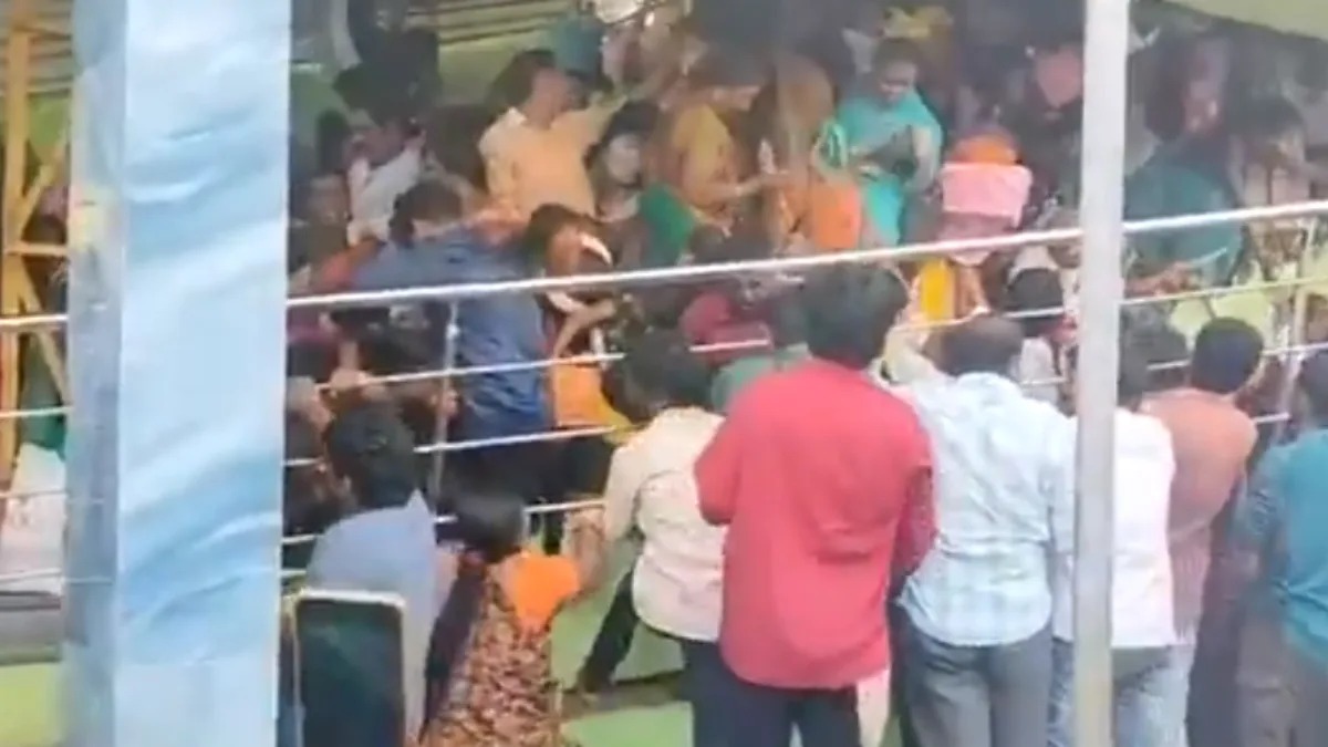 ஆந்திரா கோயில் கூட்ட நெரிசல்: 9 பேர் பலி; "இது கடவுளின் செயல்" - உரிமையாளரின் சர்ச்சைக் கருத்து