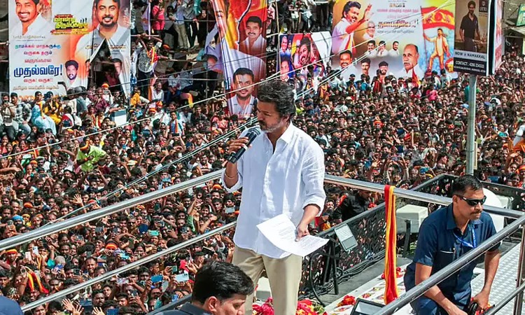 புதுச்சேரியில் விஜய் ரோடு ஷோ நடத்தக் காவல்துறை அனுமதி மறுப்பு!