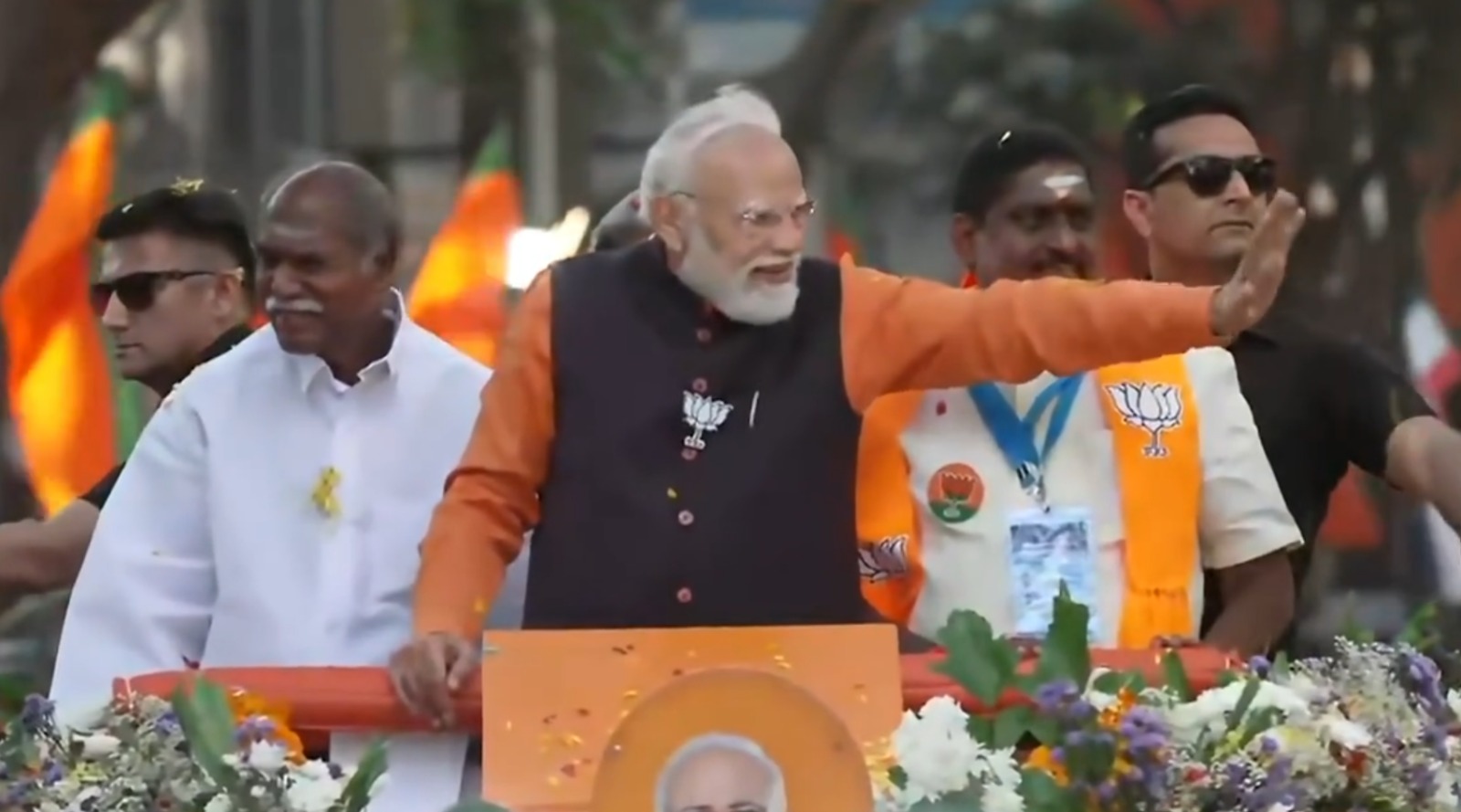 புதுச்சேரியில் இன்று பிரதமர் மோடியின் பிரம்மாண்ட ரோடு ஷோ! ரங்கசாமியுடன் இணைந்து அனல் பறக்கும் பிரச்சாரம்!