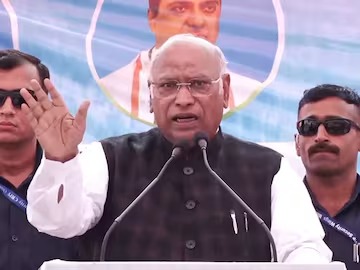அதிரடிச் செய்தி: "நிதிஷ் குமார் முதல்வரல்ல... பெண்களுக்கு ரூ. 10,000 அல்ல, ரூ. 10 லட்சம் டெபாசிட்!" - மல்லிகார்ஜுன கார்கே சவால்!