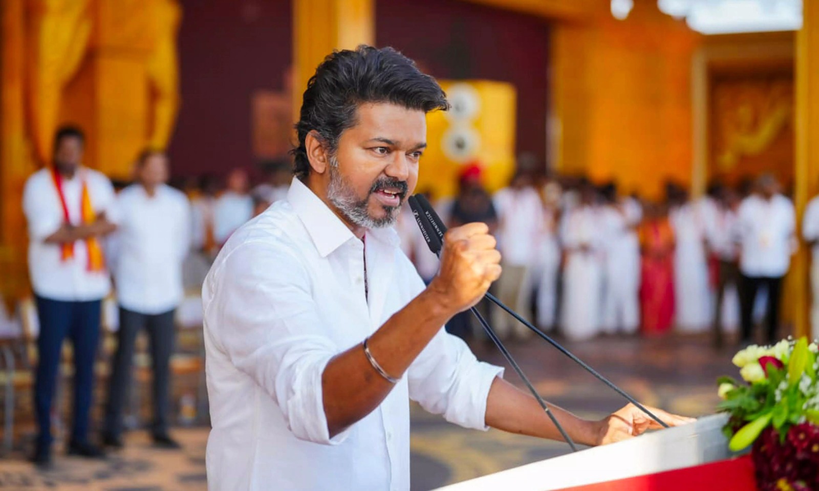 சென்னையில் 16 தொகுதிகளிலும் தவெக முன்னிலை? திமுக 3வது இடமா? பரபரக்கும் அரசியல் கணிப்பு!