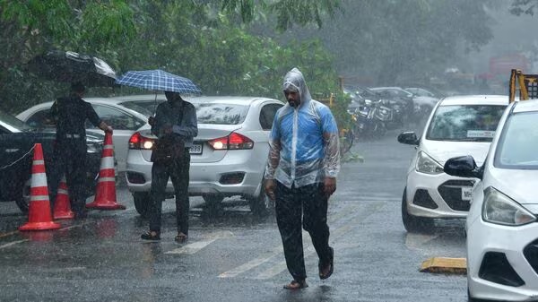12 மாவட்டங்களில் கனமழை எச்சரிக்கை... எங்கெல்லாம் தெரியுமா...?