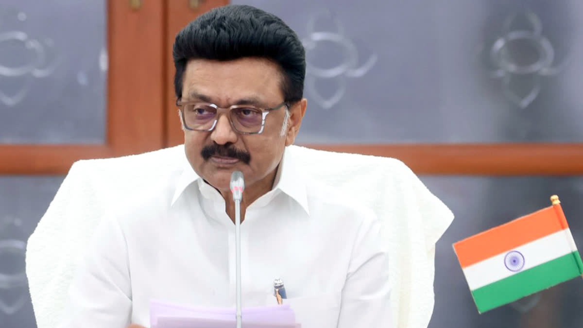 இலங்கைக்குத் தமிழ்நாடு அரசின் நிவாரணப் பொருட்கள்: முதல்வர் மு.க. ஸ்டாலின் கொடி அசைத்து அனுப்பி வைத்தார்!