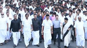கலைஞர் கருணாநிதியின் 7-ம் ஆண்டு நினைவு பேரணி: முதல்வர் ஸ்டாலின் தலைமையில் தொடங்கியது