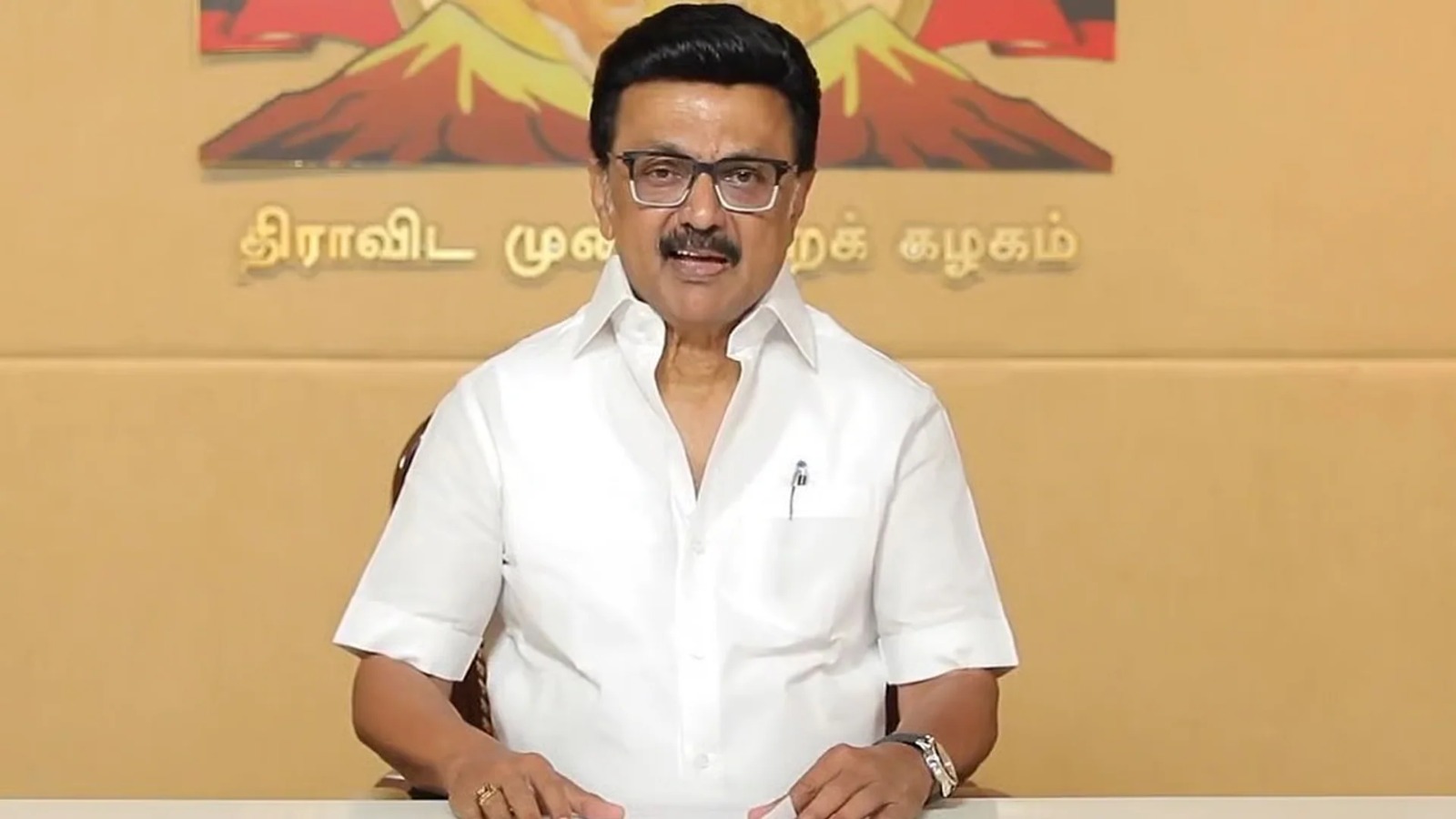 நிலையான ஆட்சிக்காக ஸ்டாலினுக்கு முழு அதிகாரம்… திமுக எம்எல்ஏ கூட்டத்தில் அதிரடி தீர்மானம்!