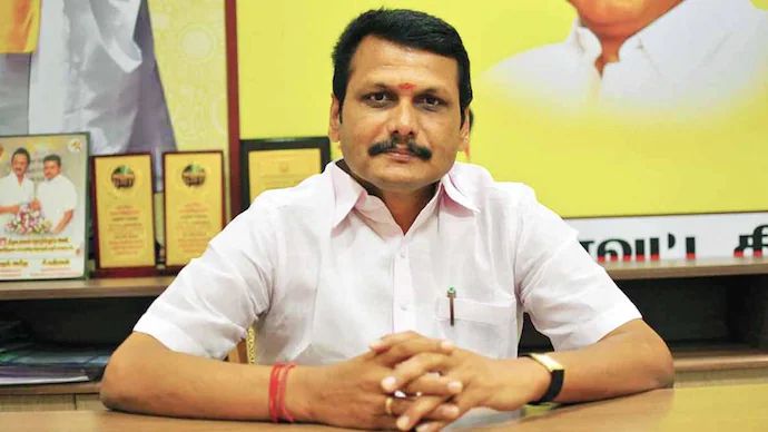 வழக்கு பதிவு செய்ய ஆளுநரிடம் அனுமதி கோரிய அரசு.. தமிழக அரசியலில் மீண்டும் பரபரப்பு!