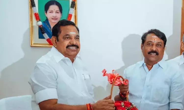 தேர்தல் களம் சூடுபிடிப்பு: எடப்பாடி பழனிசாமி - நயினார் நாகேந்திரன் சந்திப்பு; தொகுதிப் பங்கீடு குறித்து முதற்கட்டப் பேச்சுவார்த்தை!