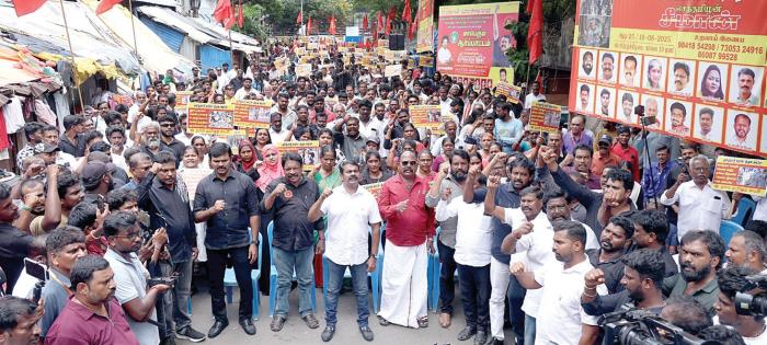 சென்னை மாநகராட்சி தூய்மை பணியாளர்கள் போராட்டம் – 10 வது நாளாக தொடர்கிறது