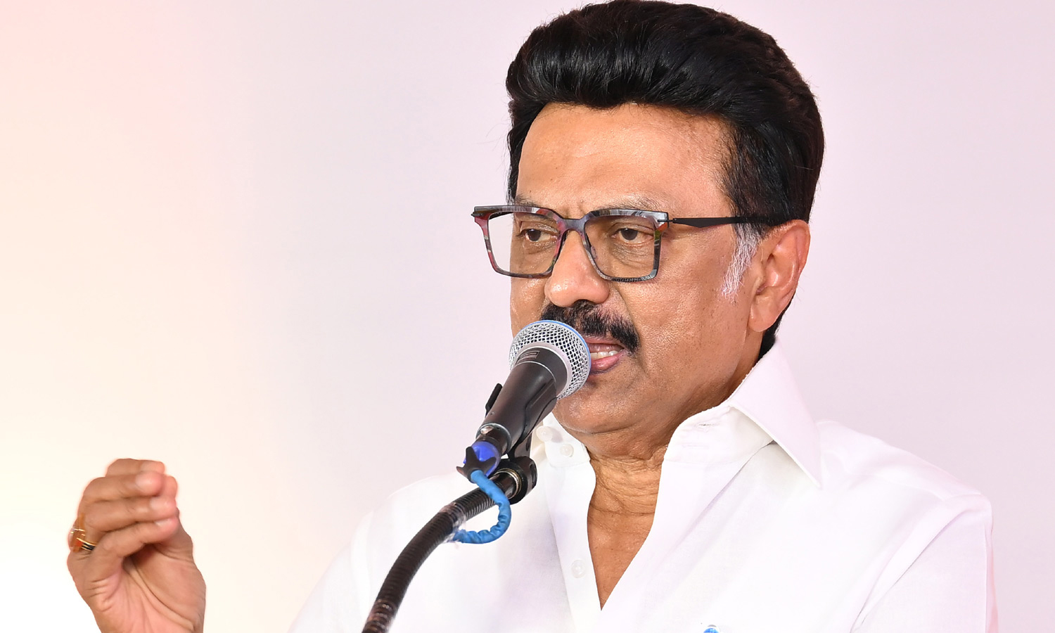 மாணவர் சிறப்பு பேருந்து திட்டத்தை கண்காணிக்க முதலமைச்சர் மு.க.ஸ்டாலின் அறிவுறுத்தல்!