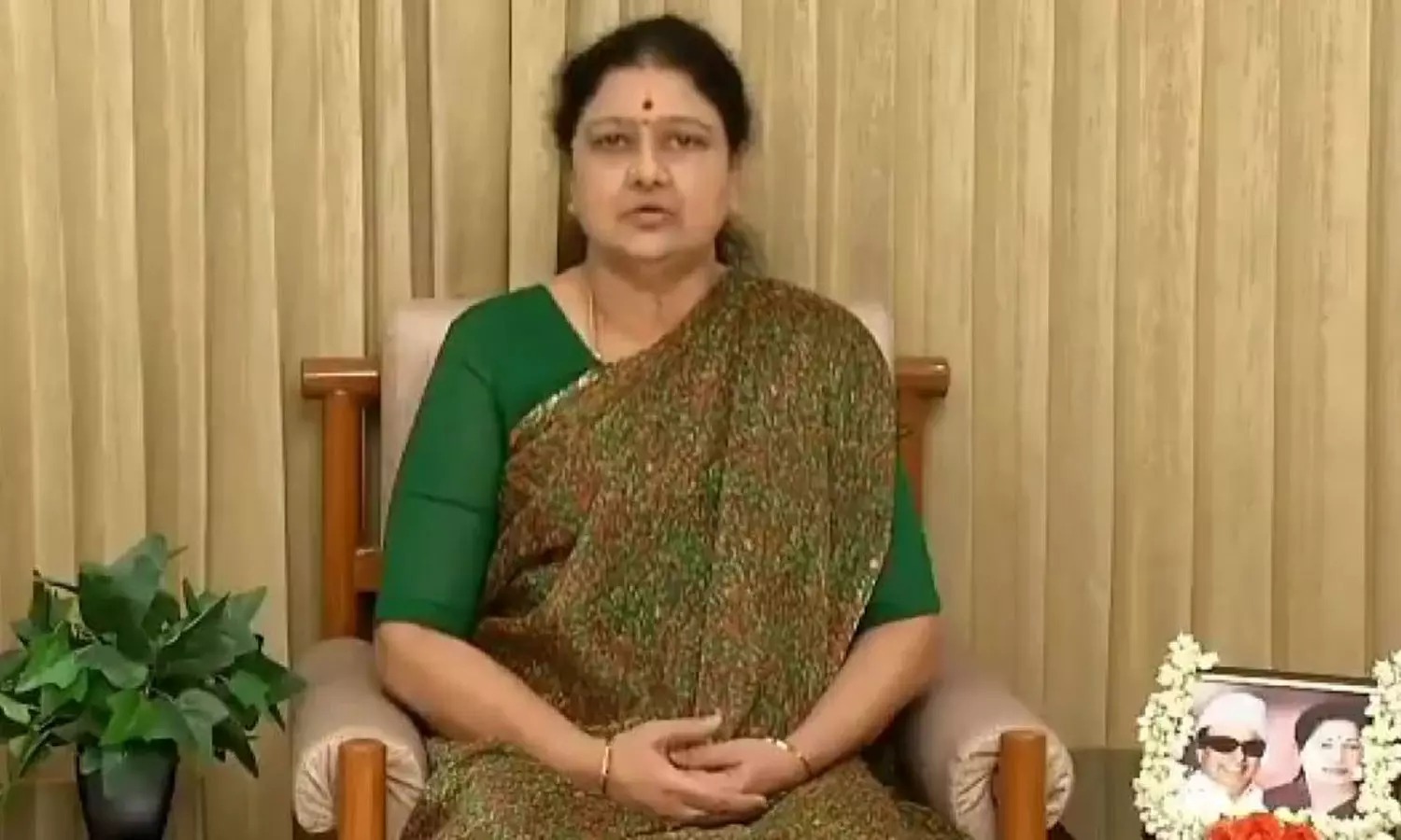 புதிய கட்சியை அறிவித்தார் வி.கே.சசிகலா: "அனைத்திந்திய புரட்சித்தலைவர் மக்கள் முன்னேற்றக் கழகம்" எனப் பெயர் சூட்டல்