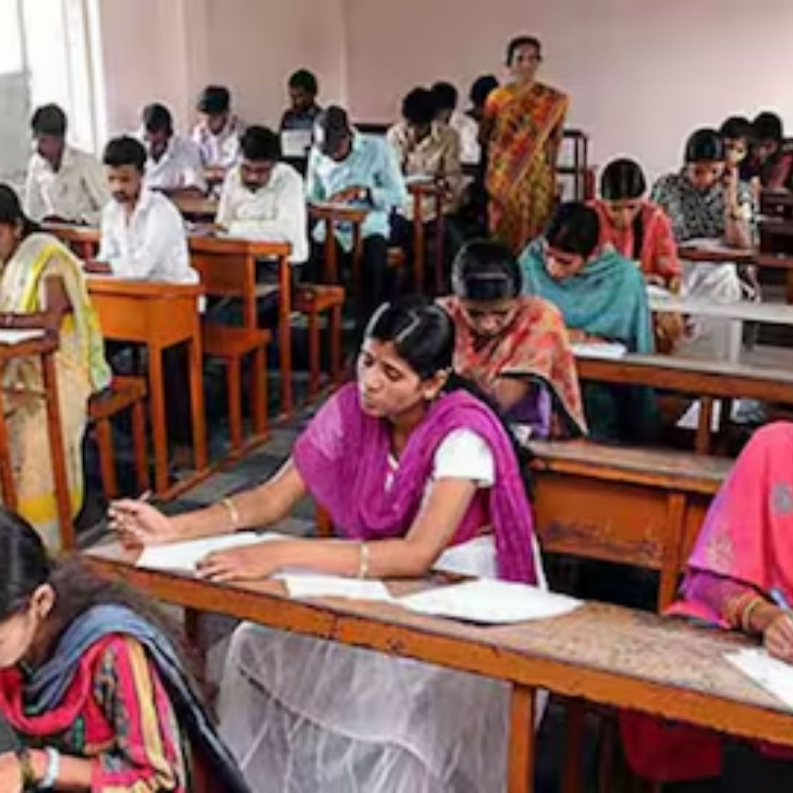 பணியில் உள்ள ஆசிரியர்களுக்காக 3 முறை சிறப்பு டெட் தேர்வு – பள்ளிக்கல்வித்துறை அரசாணை வெளியீடு!