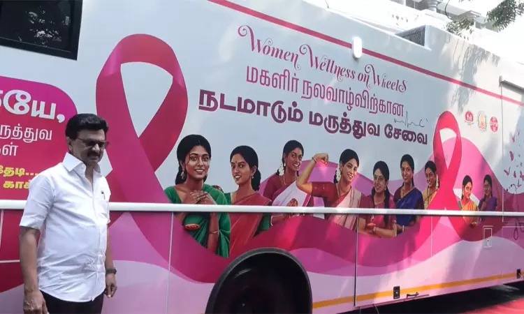 பெண்களுக்குப் புற்றுநோய் பரிசோதனை: மருத்துவ வாகனத்தைப் பார்வையிட்டார் முதலமைச்சர் மு.க. ஸ்டாலின்!