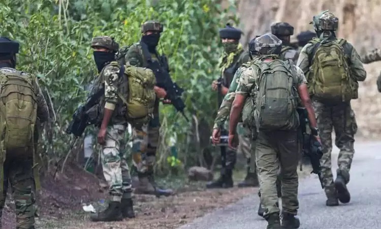 காஷ்மீரில் ஊடுருவல் முயற்சி முறியடிப்பு: எல்லைக் கட்டுப்பாட்டுக் கோட்டில் 2 பயங்கரவாதிகள் சுட்டுக்கொலை!