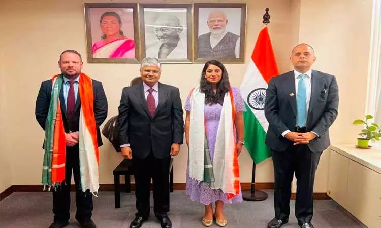 சீனா: பள்ளிகளில் முதன்முறையாக இந்தி பாடம் கற்பித்தல் தொடக்கம் - இரு நாடுகளின் கலாசார உறவில் புதிய மைல்கல்!