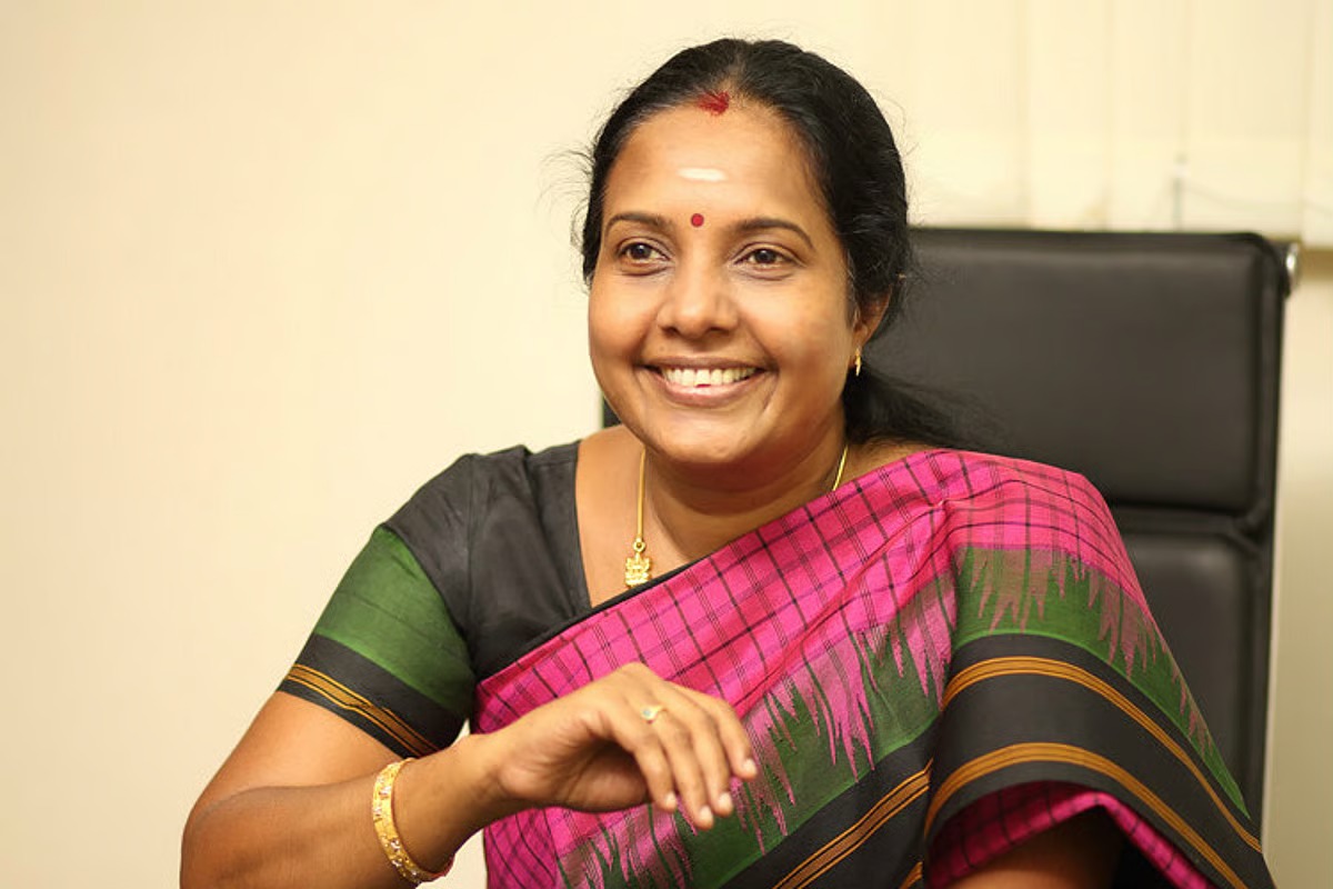 பீகார் தேர்தல் எதிரொலி: "குடும்ப அரசியல் வீழ்ச்சிக்குக் காங்கிரஸ் உதாரணம்" - செல்வப் பெருந்தகைக்கு வானதி சீனிவாசன் பதிலடி!