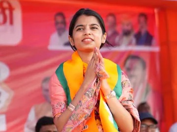 பிகாரின் மிக இளம் எம்.எல்.ஏ.: மைத்திலி தாக்கூர் வெற்றி! - ஆர்.ஜே.டி. வேட்பாளரை வீழ்த்திய பிரம்மாண்ட வித்தியாசம்!