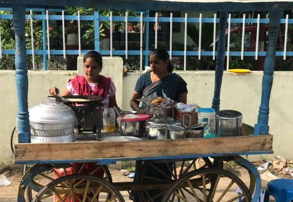 தள்ளுவண்டிக் கடைகளுக்குச் செக்: இனி இது கட்டாயம்! - உணவுப் பாதுகாப்புத் துறை அதிரடி உத்தரவு!