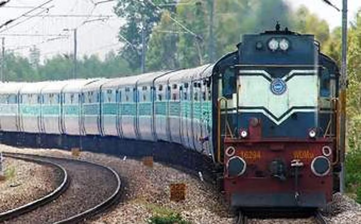 செங்கோட்டை-தாம்பரம் அதிவிரைவு ரெயில் மாற்றுப்பாதையில் இயக்கம்: தென்னக ரெயில்வே அறிவிப்பு