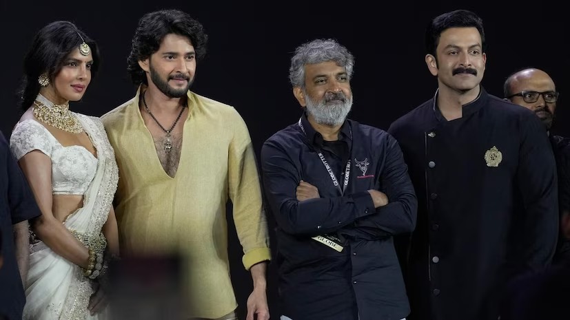 'வாரணாசி' விழாவில் சர்ச்சை: அனுமன் குறித்துப் பேசிய ராஜமெளலி மீது போலீஸில் புகார்!