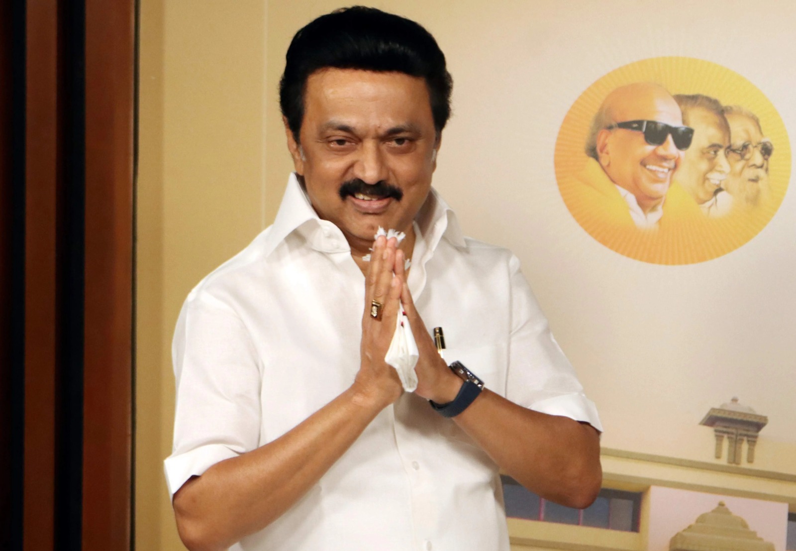 இலங்கைத் தமிழர்களுக்கான ஆவணப்படத்தை உணர்வுபூர்வமாக இயக்கிய ஆர்.கே.வுக்கு மு.க.ஸ்டாலின் பாராட்டு