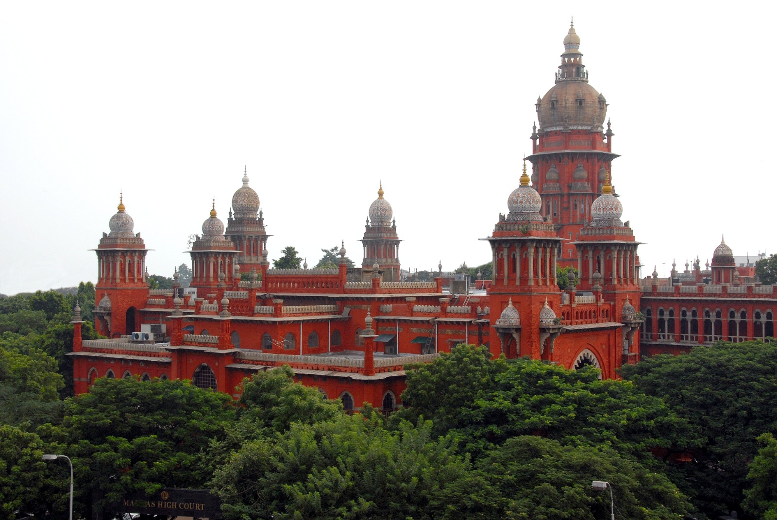 பெரம்பூர் தொகுதி தேர்தல் வெற்றி செல்லாது எனக் கோரும் வழக்கு: முதல்வர் விஜய்க்கு புதிதாக நோட்டீஸ் அனுப்ப சென்னை உயர் நீதிமன்றம் உத்தரவு