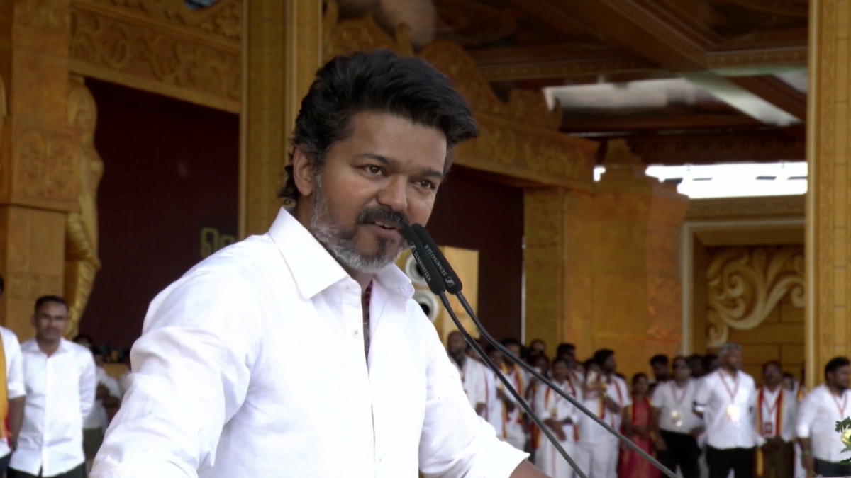 வாட் ஸ்டாலின் அங்கிள்... இட்ஸ் வெரி ராங் அங்கிள்.. தவெக மாநாட்டில் விஜய் பேச்சு !