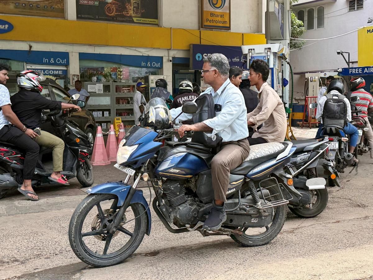 சென்னையில் 3வது முறையாக உயர்ந்த பெட்ரோல், டீசல் விலை… வாகன ஓட்டிகள் அதிர்ச்சி