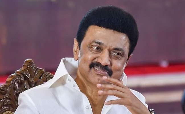 ராமநாதபுரம் பசும்பொன்னில் தேவர் நினைவிடத்தில் முதலமைச்சர் மு.க.ஸ்டாலின் மரியாதை!