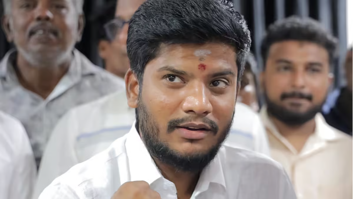 வடபழனி, சமயபுரம் கோயில்களில் அதிரடி நடவடிக்கை... முறைகேடு புகாரில் 2 ஊழியர்கள் சஸ்பெண்ட்!