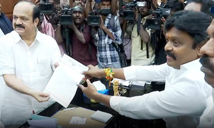 அதிமுக எம்.எல்.ஏ. இசக்கி சுப்பையா தனது பதவியை ராஜினாமா செய்தார்!