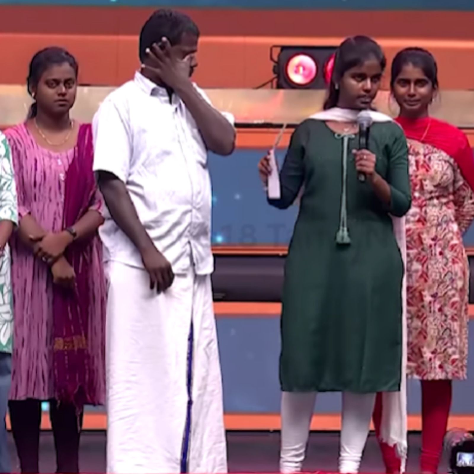”எல்லாமே அப்பா தான்..” அமைச்சர்களை கண்கலங்க செய்த பெண்!