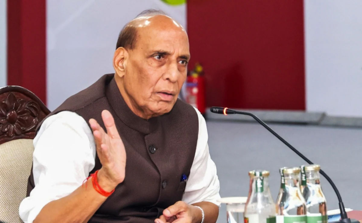 “பாகிஸ்தான் அத்துமீறினால் பதிலடி கற்பனைக்கும் எட்டாததாக இருக்கும்”... ராஜ்நாத் சிங் கடும் எச்சரிக்கை!