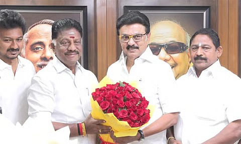 அரசியல் களத்தில் அதிரடி திருப்பம்: திமுகவில் இணைந்தார் ஓ.பன்னீர்செல்வம்!