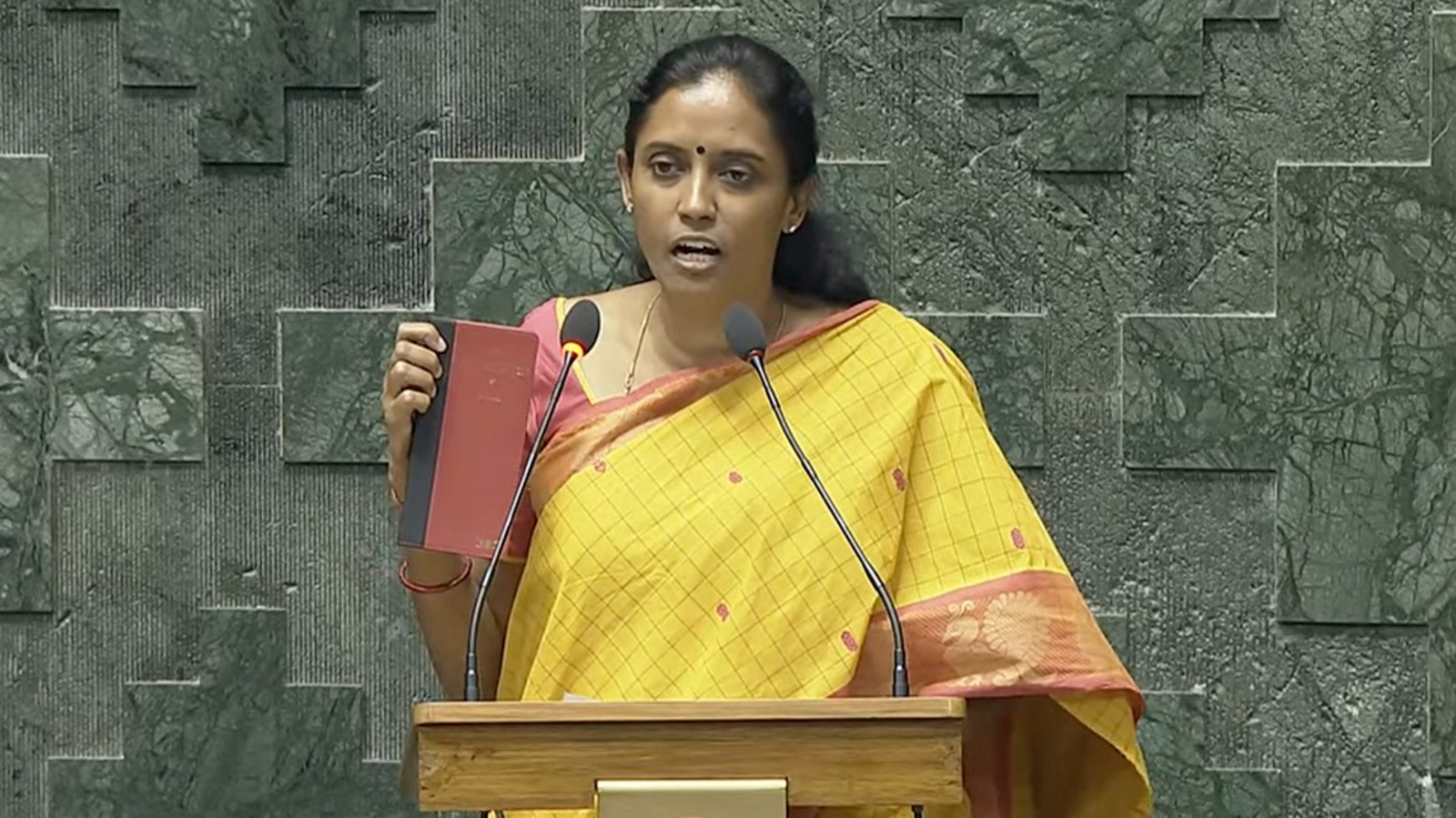 வேட்பாளர் தேர்வில் வெளிப்படைத்தன்மை இல்லை என ஜோதிமணி குற்றச்சாட்டு
