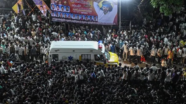 கரூர் கூட்ட நெரிசல் வழக்கு: டெல்லி சிபிஐ அலுவலகத்தில் இன்று தவெக நிர்வாகிகள் ஆஜர்!
