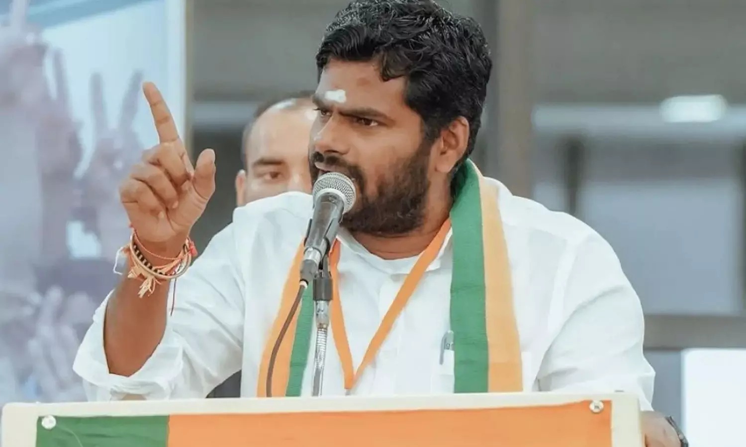 சிறுபான்மையினர் ஓட்டுக்காக திமுக - தவெக இடையே போட்டி: அண்ணாமலை கடும் விமர்சனம்!