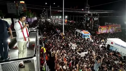 ரோடு ஷோ வழிகாட்டு நெறிமுறைகள்: தேர்தல் ஆணையத்திற்கு எதிராக தவெக நீதிமன்றத்தில் வழக்கு!